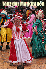 Faschingsdienstag: traditioneller Marktweibertanz 2009 auf dem Viktualienmarkt (Foto: Martin Schmitz)